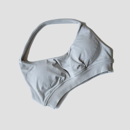 Sutiã esportivo sem costura com alças halter, top cropped sexy com bojo nas costas para yoga e academia.