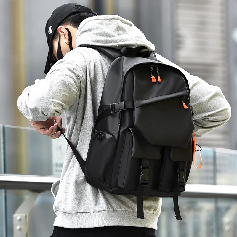 Mochila masculina de luxo, de alta qualidade, com grande capacidade e material impermeável. Ideal para viagens, estudos e treinos. Design moderno, confortável e resistente, perfeita para o dia a dia.