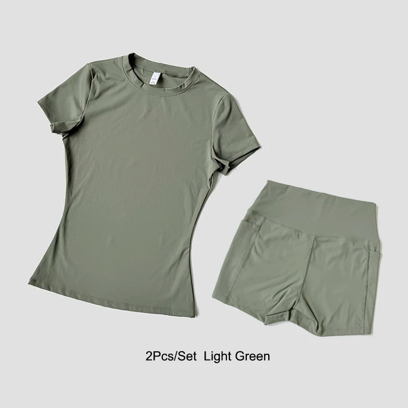 Conjunto de Yoga Esportivo Feminino Sem Costura, em Malha, para Academia, Fitness, com Top Cropped de Manga Curta e Legging Curta.